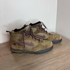 Vintage 1994 Nike Boots Size 9 Rare Hiking ACG Outdoor Shoes